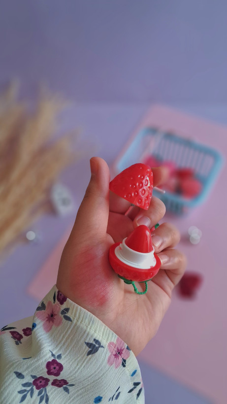 بالم لب حرارتیه توت فرنگی✨️🍓